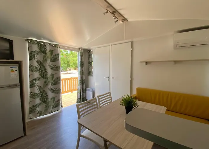 Mobil A Pour 8 Pers. - Api-1-52-1922 *