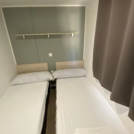 Mobil A Pour 8 Pers. - Api-1-52-1922 Campingplads Marbella