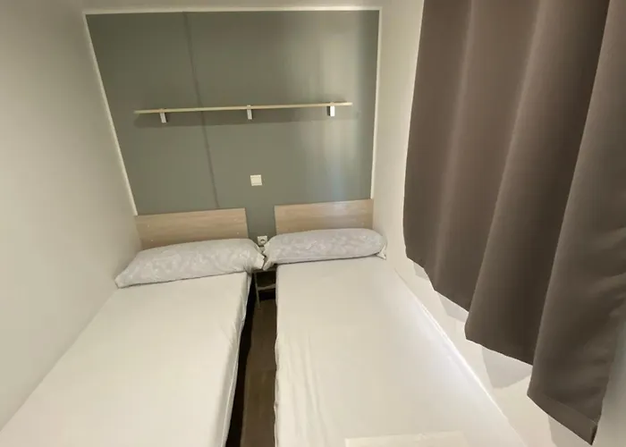 Mobil A Pour 8 Pers. - Api-1-52-1922 Campingplads Marbella