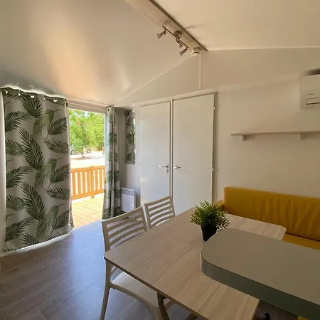 Mobil A Pour 8 Pers. - Api-1-52-1922 *