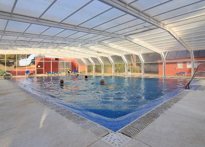 Camping Mobil A Pour 8 Pers. - Api-1-52-1922 *