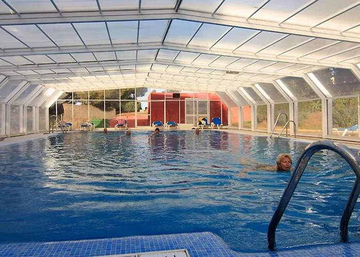 Camping Mobil A Pour 8 Pers. - Api-1-52-1922